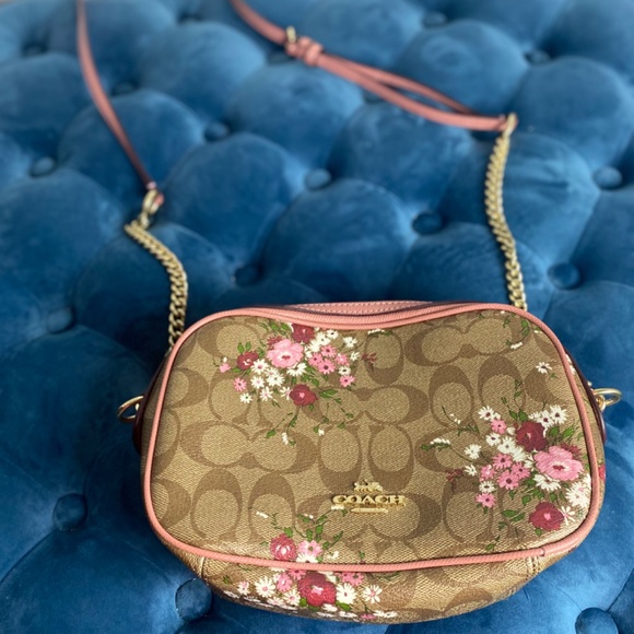 Purse - Picture 2 of 3